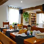 Panzió La Cle De Saule