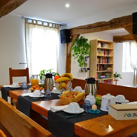 Panzió La Cle De Saule